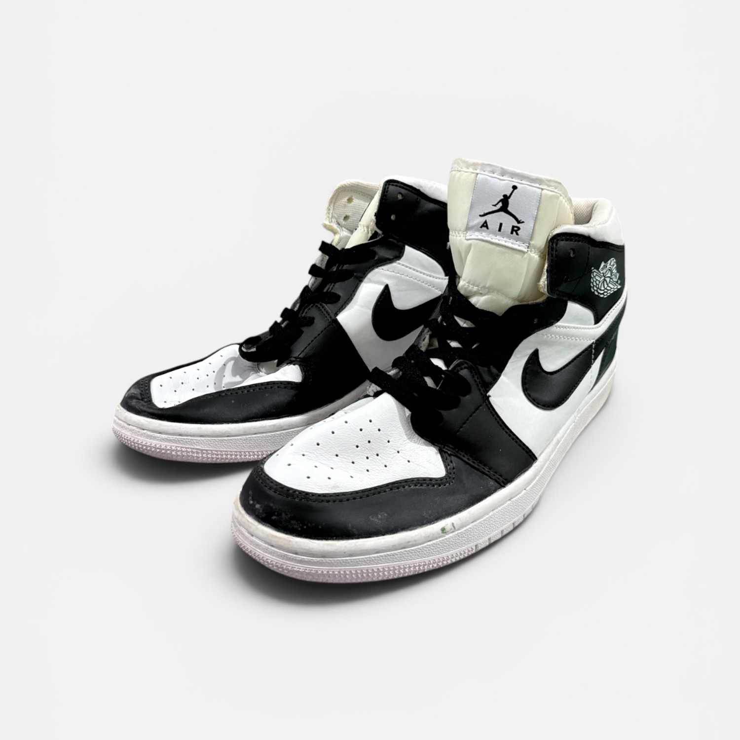 Air Jordan 1 High OG “Pine Green”